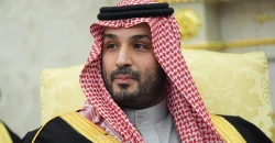 صحيفة عبرية: بن سلمان مستعد للاعتراف بإسرائيل ووالده هو "العقبة"