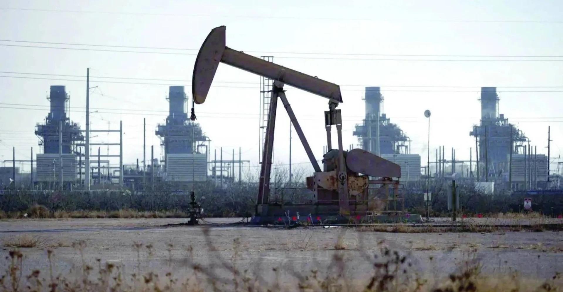 Oil Prices Drop 3.5% Amid Progress in US-Iran Negotiations