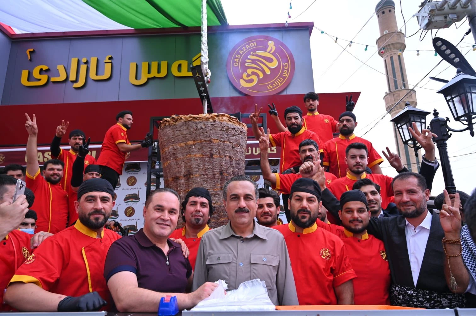 Erbil breaks world record with 2.6-ton shawarma skewer