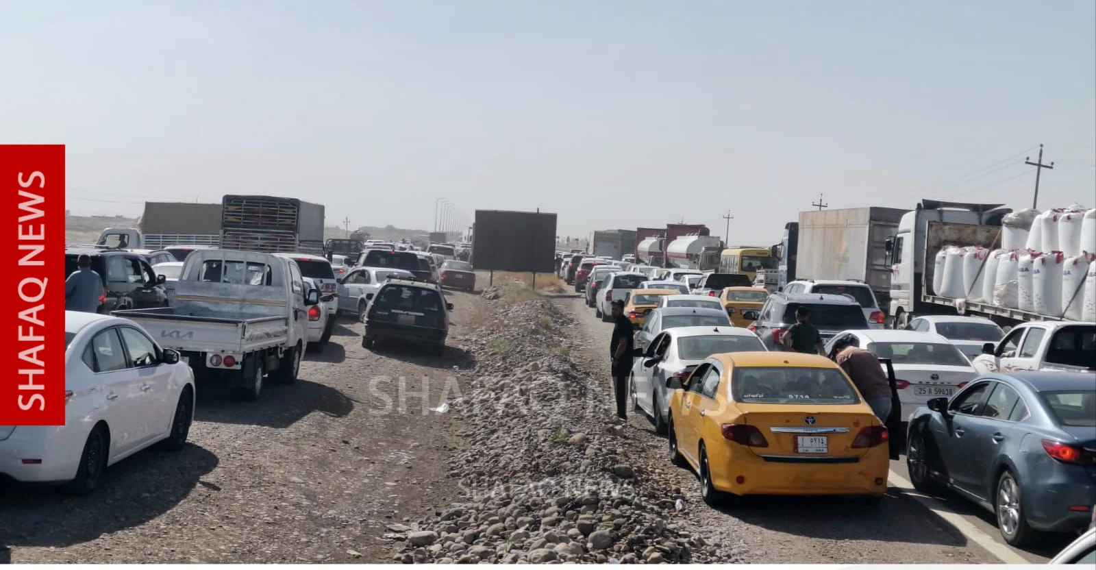 مئات المركبات عالقة.. جسر داقوق يشل حركة طريق كركوك - بغداد (فيديو)