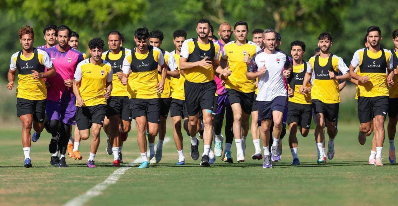 المنتخب العراقي يصل لاكورونيا الإسبانية ويسلم أرقام لاعبيه للجنة بطولة كأس العالم