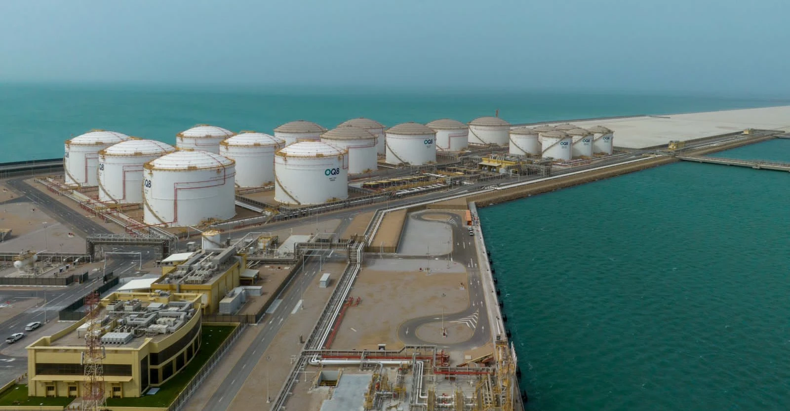 Oil rises on Iran deal uncertainty, Oman loading halt