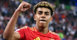 لامين يامال يتوج بجائزة أفضل لاعب في الدوري الإسباني