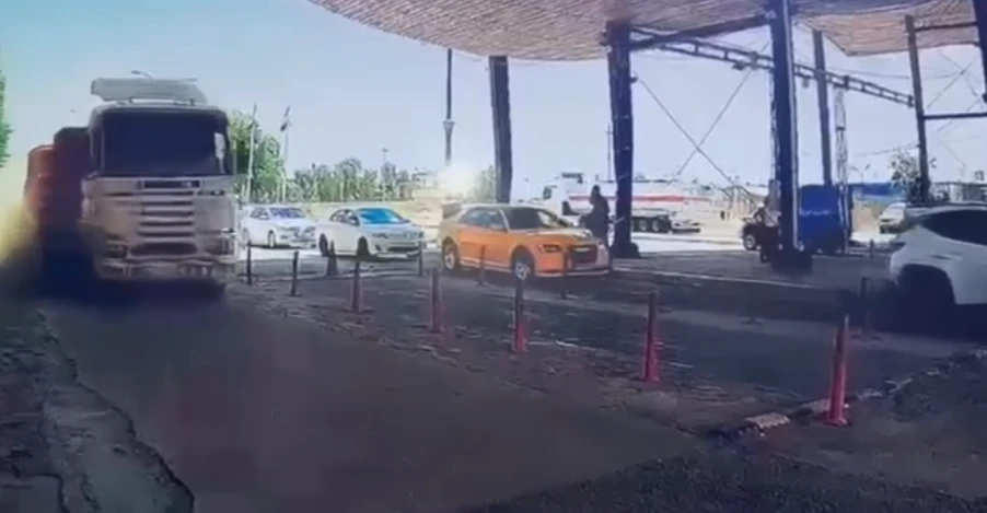 كركوك.. شاحنة تقتحم نقطة تفتيش وقوة أمنية توقفها ب