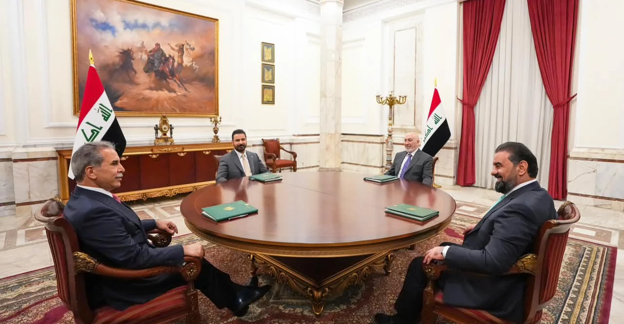 العراق – الرئاسات الأربع تؤكد على “حصر السلاح” وعدم الاعتماد على عائدات النفط – شفق نيوز العراق – الرئاسات الأربع تؤكد على “حصر السلاح” وعدم الاعتماد على عائدات النفط – شفق نيوز