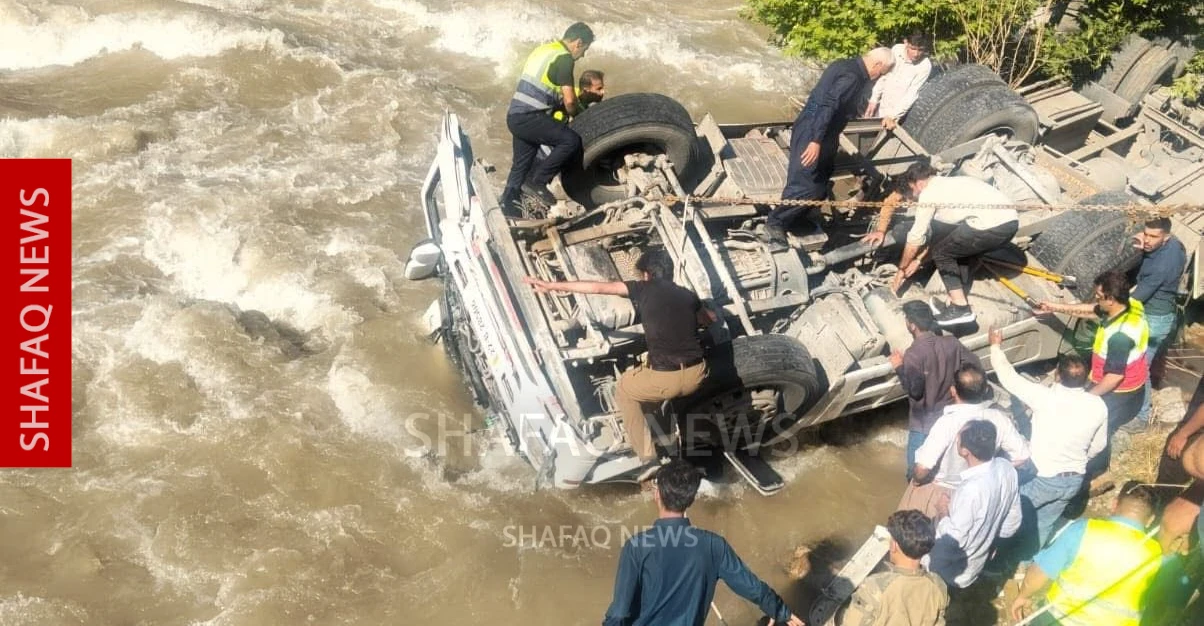 أربيل.. فقدان شخص بعد سقوط حافلة في النهر