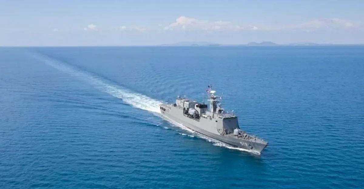 US navy aids 10+ stranded Indian sailors US navy aids 10+ stranded Indian sailors