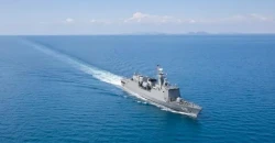 US navy aids 10+ stranded Indian sailors