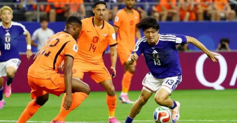 كاس العالم.. اليابان تنتزع تعادلاً قاتلاً من هولندا