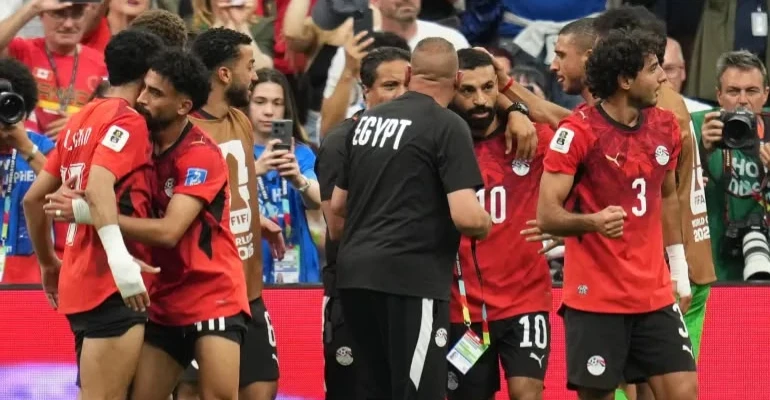 كواليس الفوز المصري.. "توبيخ" داخل غرفة الملابس قلب الموازين