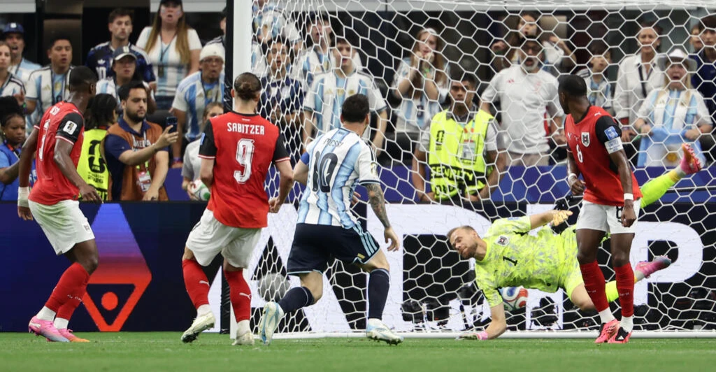 ميسي يكتب التاريخ من جديد وينفرد بعرش هدافي كأس العالم