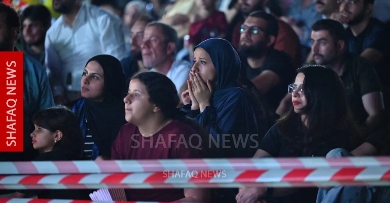 شاشات عملاقة تجمع العراقيين خلف المنتخب في مواجهة فرنسا (صور)