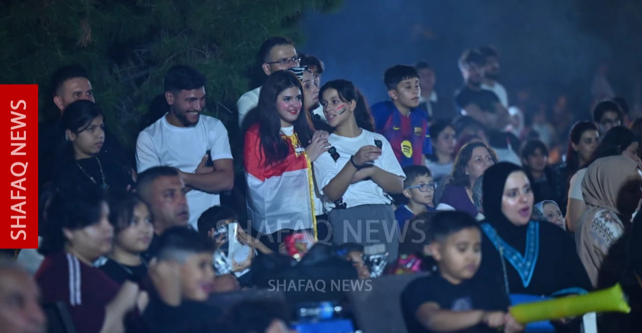 شاشات عملاقة تجمع العراقيين خلف المنتخب في مواجهة فرنسا (صور)