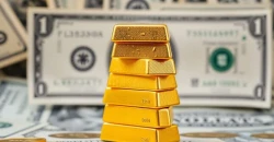 قوة الدولار تدفع الذهب للتراجع وسط ترقب بيانات التضخم الأميركية