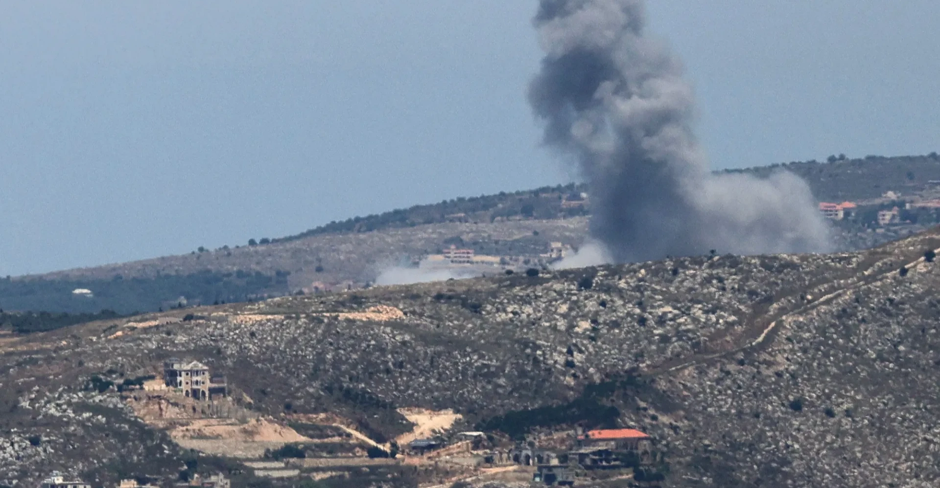 Israel violates ceasefire in South Lebanon