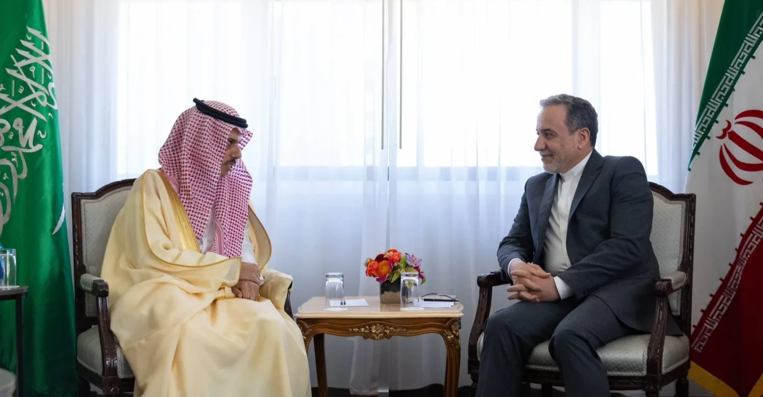 عراقجي ونظيره السعودي يبحثان التعاون لاستقرار المنطقة ونجاح المفاوضات