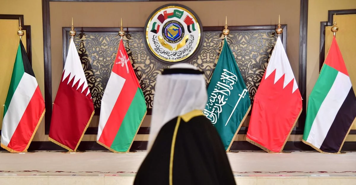 إيران تخاطب دول الخليج: التزموا بمبدأ حسن الجوار