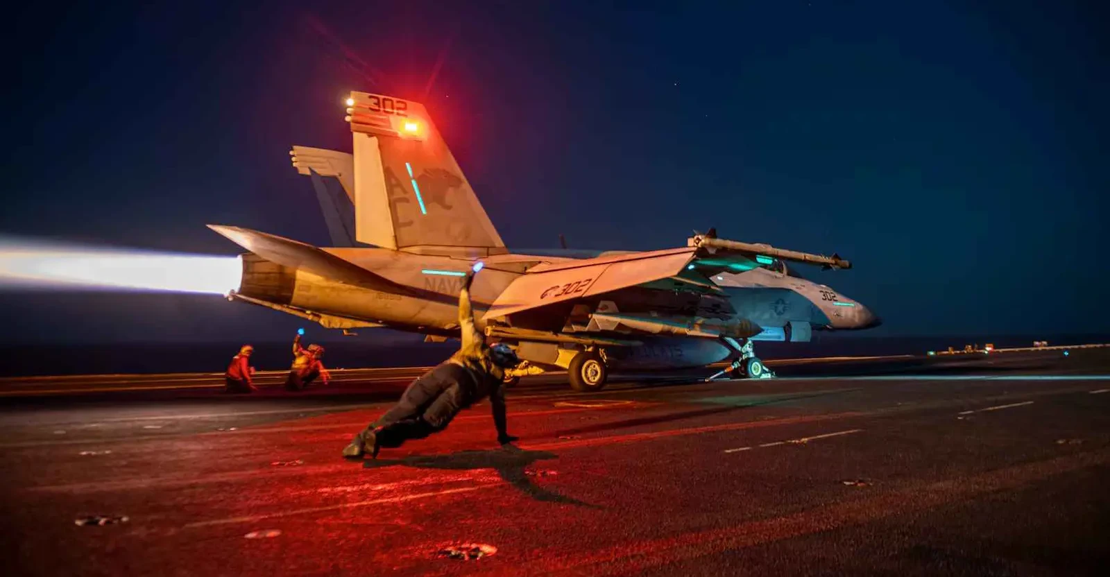 US attacks Iranian sites near Hormuz