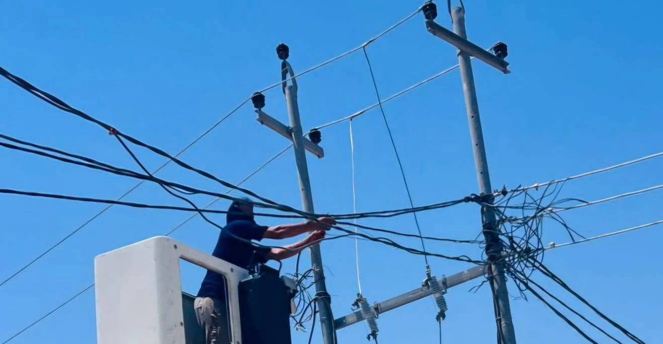 إعفاء واستبدال نحو 20 مسؤولاً في كهرباء البصرة وتشكيل لجان تحقيقية.. وثائق