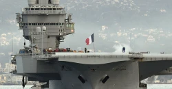 استعداداً لعمليات أمنية.. فرنسا تنشر "شارل ديغول" في خليج عدن