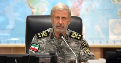 "سنثأر لخامنئي".. قائد الجيش الإيراني يتوعد أميركا وإسرائيل