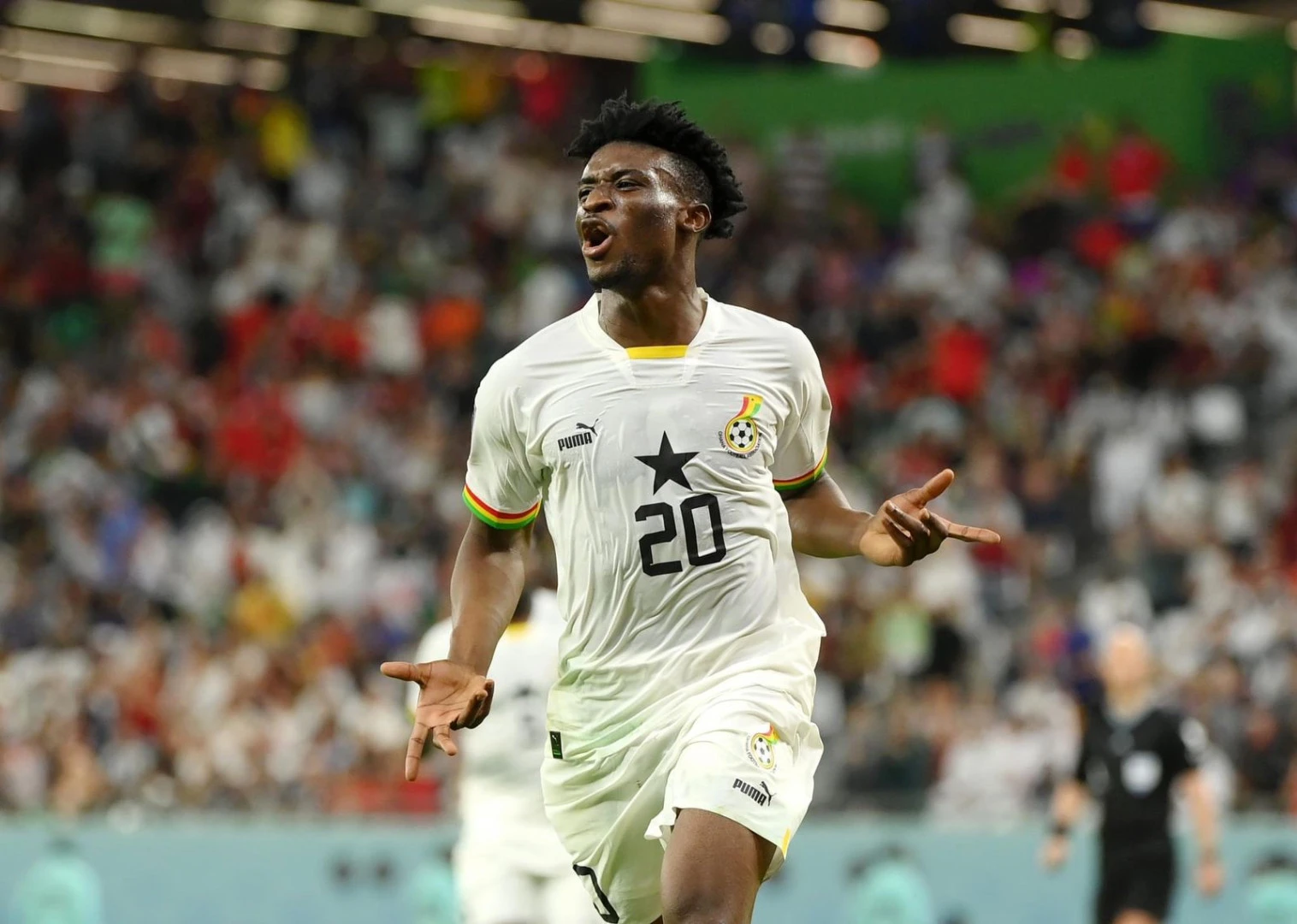 Colombia hold off Ghana to advance in World Cup