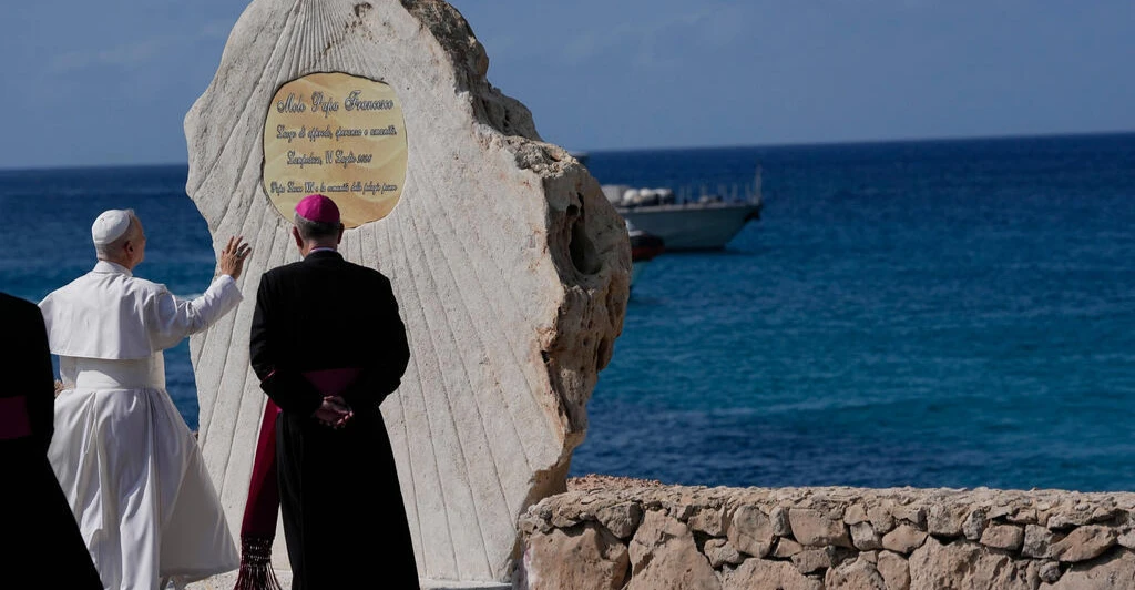 Papa XIV. Leo, Lampedusa'da Avrupa'ya göçmenleri koruma çağrısı yaptı