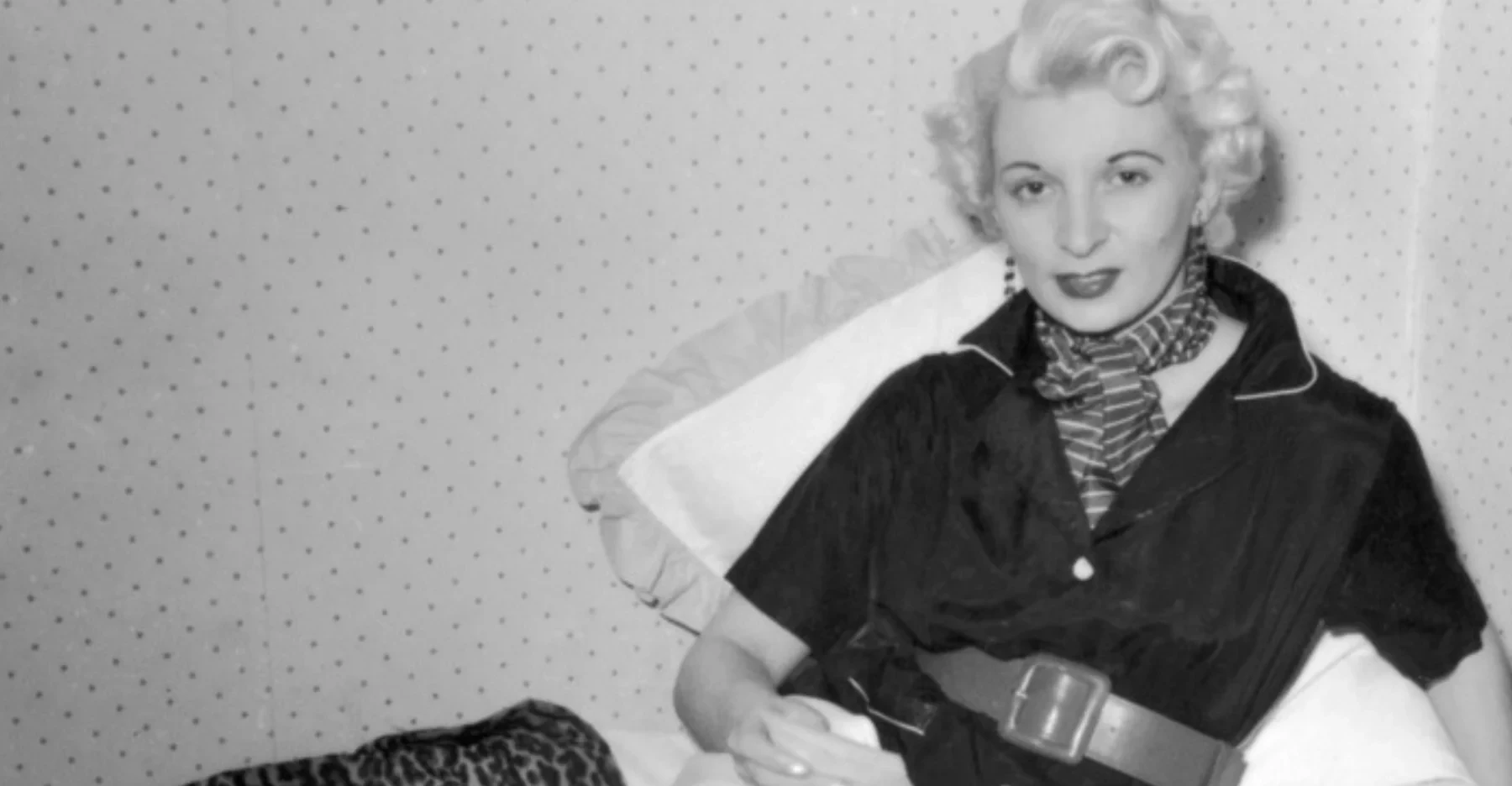 Kral Charles, 70 yıl önce idam edilen Ruth Ellis'e şartlı af verdi.
