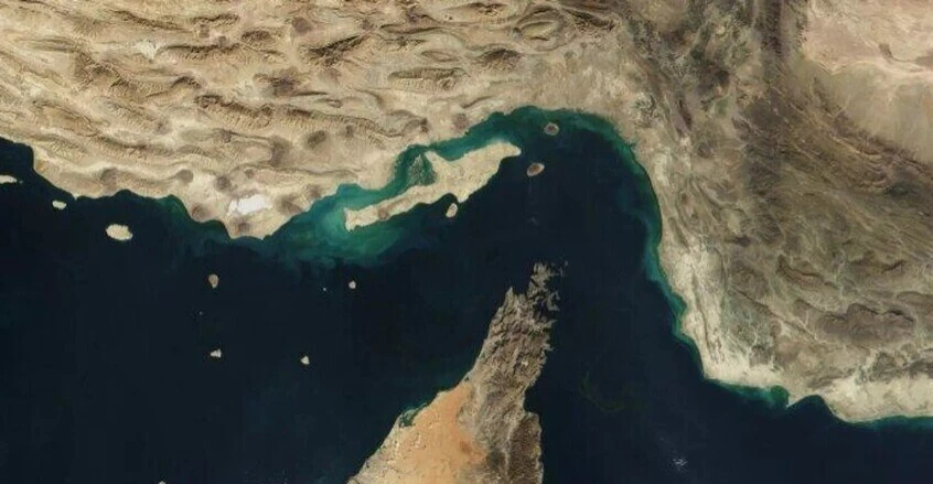 أكسيوس: قطر تشارك في محادثات إيران وعُمان بشأن مضيق هرمز