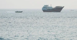 رويترز: السفن تتجنب عبور مضيق هرمز من مسار توجهه القوات الأميركية