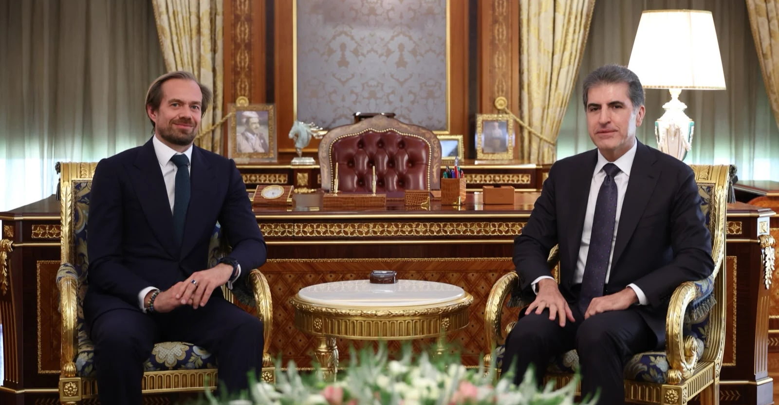 نيجيرفان بارزاني يشيد بالقنصل البريطاني في كوردستان بمناسبة انتهاء مهامه