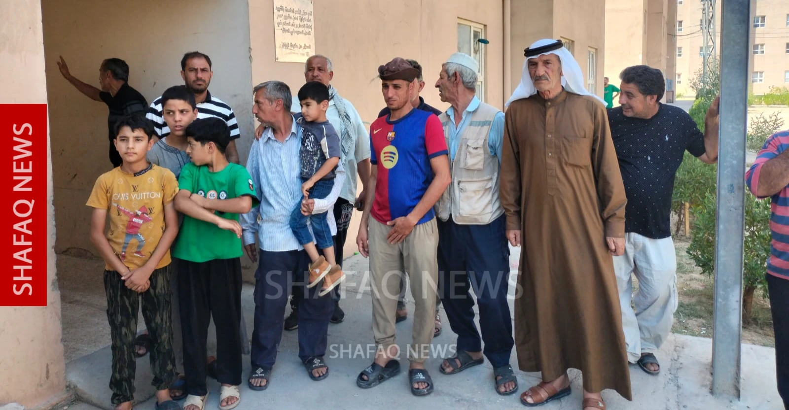 Residents of Mosul's Bab Sinjar complex protest eviction orders, auction plans