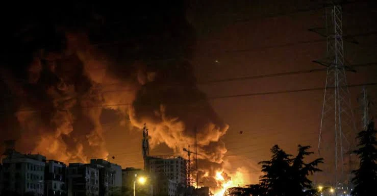 Ahvaz ve Ramşehr'de gece boyunca yeni patlamalar.