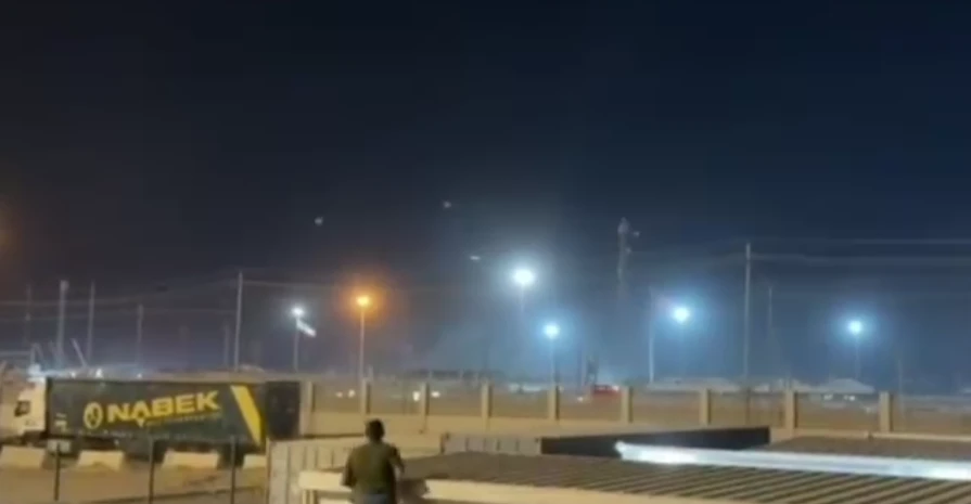 هجوم قرب منفذ الشلامجة.. تصعيد أميركي إيراني يمتد إلى هرمز والبحر الأحمر (فيديو)