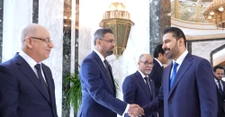 الزيدي قبل مغادرته إلى طهران: علاقاتنا مع إيران تقوم على احترام السيادة والمصالح المشتركة