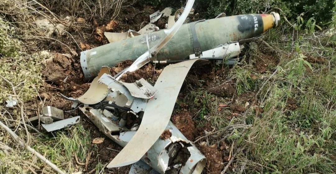 Meysan çölünde biri patlamamış iki savaş kalıntısı roket bulundu.