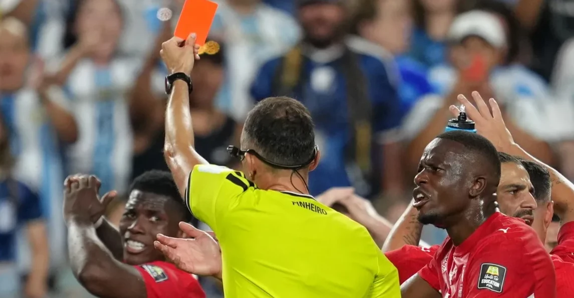FIFA, İsviçre kırmızı kart kararının hatalı olduğunu açıkladı