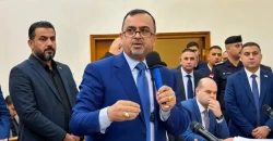 "فلوس ماكو".. وزير عراقي: الحكومة لا تفكر إلا بتأمين الرواتب (فيديو)