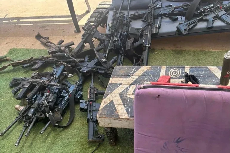 Israeli soldiers leave base in protest over removal of memorial display