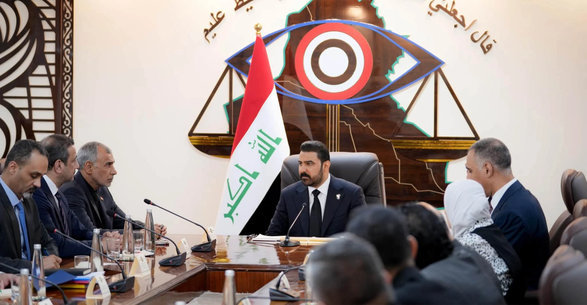 من ديوان الرقابة.. الزيدي يوجه باعتماد مبدأ التدقيق القبلي للعقود قبل توقيعها