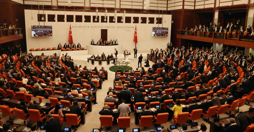 Türk Parlamentosu, PKK'nın feshini ve üyelerinin topluma