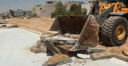 بلدية الموصل تزيل شارعاً "غير قانوني"