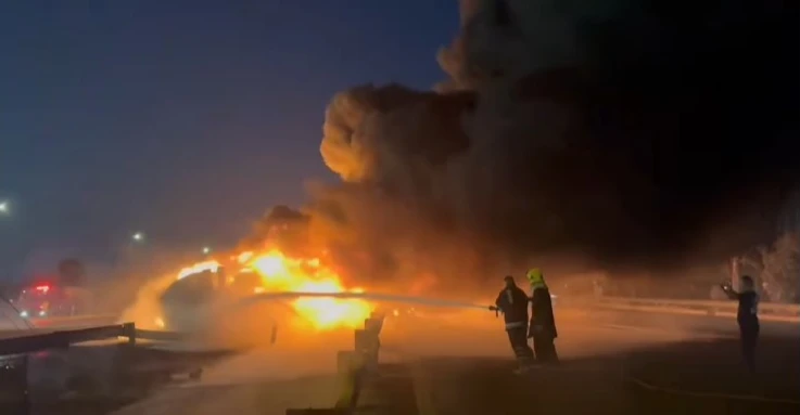 Bağdat'ta Şule Otoyolu'nda tanker kazası: yol kapatıldı