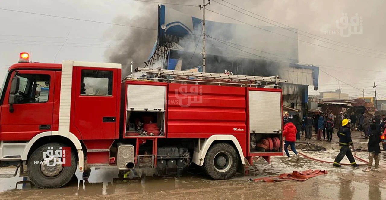 حريق يلتهم مطعماً وجزءاً من مبنى في الكرادة والدفاع المدني ينقذ 10 محاصرين (فيديو)
