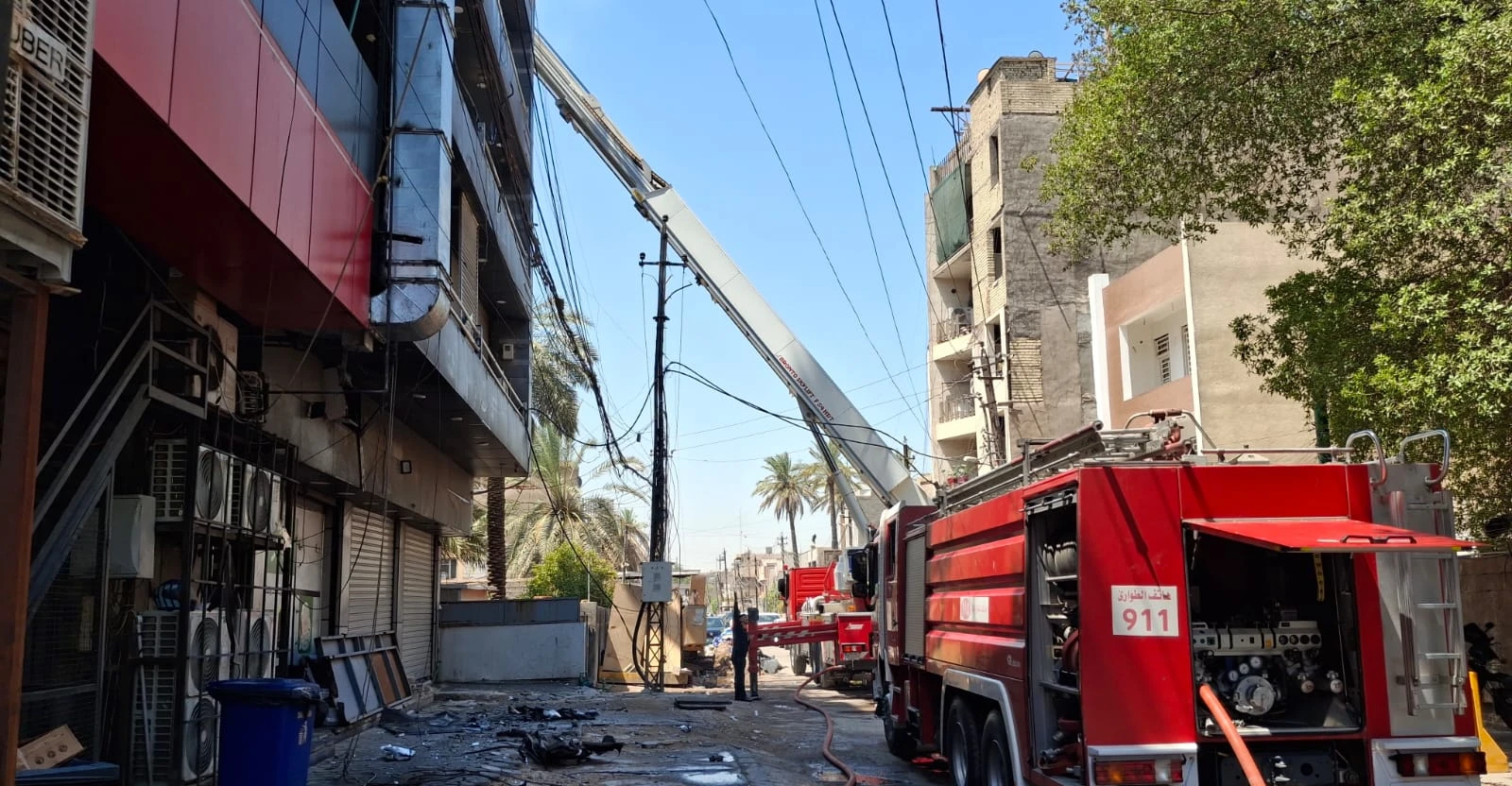 Bağdat'ta Karrada'da restoranda çıkan yangında 10 kişi kurtarıldı