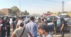 "شجار وتكسير سيارات".. توتر يرافق عودة 6 عائلات كوردية لرأس العين السورية (فيديو)