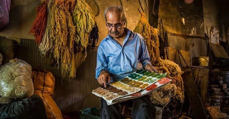 Son Kürd halı boyacısı sanatını yaşatmaya çalışıyor