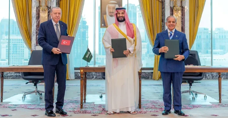 Turkiye, KSA, Pakistan plan joint drills under defense pact