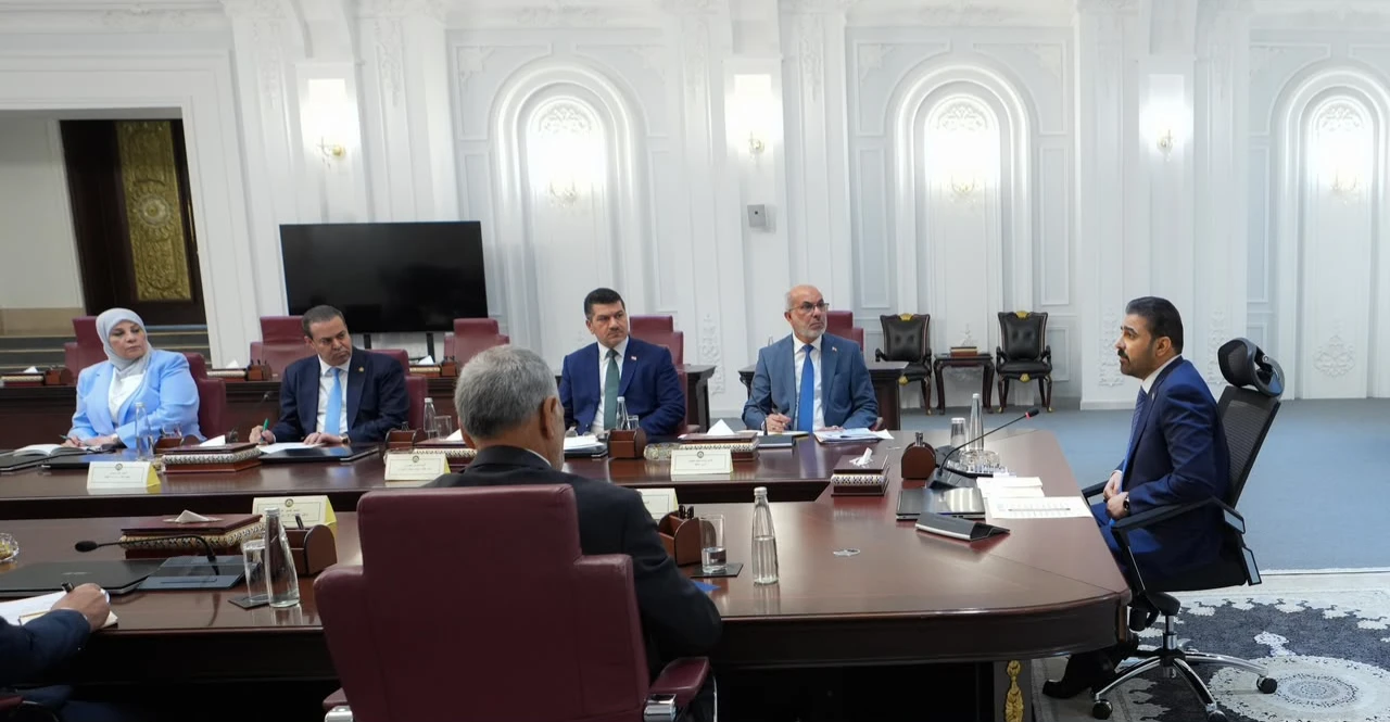 Başbakan Ziyadi, petrol şirketlerine 24 saat çalışma talimatı verdi