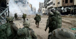 Gaza strikes target Hamas commanders
